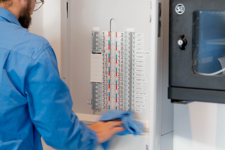 Noosa electrician battery installation